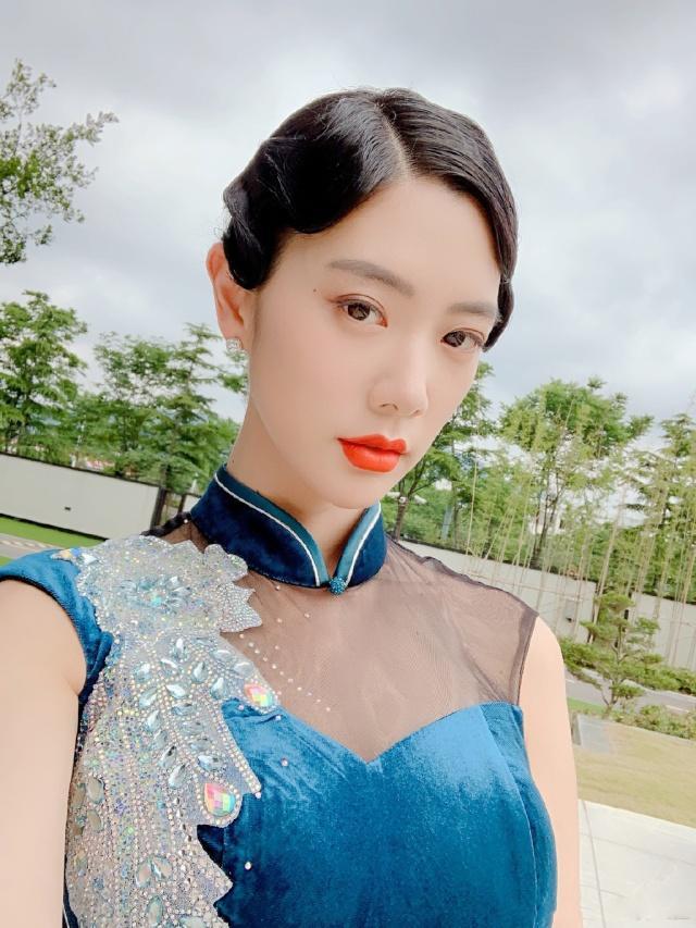 百丽官·魅影